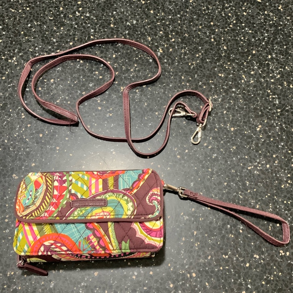 Vera Bradley Zip around Wristlet Wallet gently used